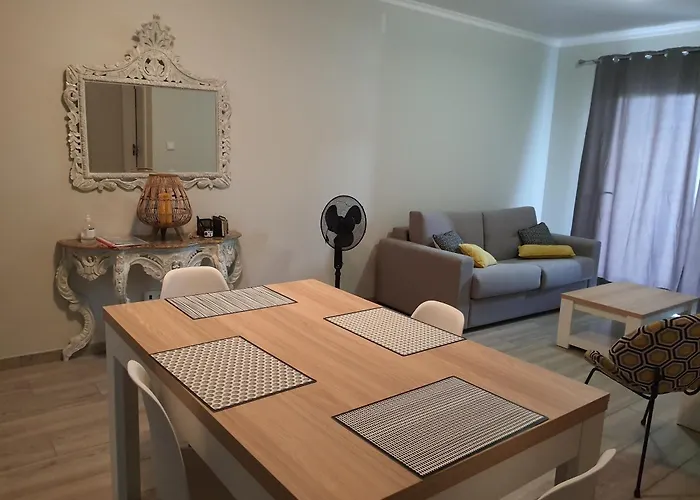 Comfortable In Ribeira Grande, 69 M², Garden