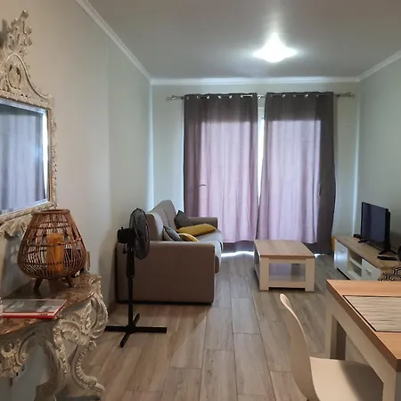 Comfortable In Ribeira Grande, 69 M², Garden Appartement