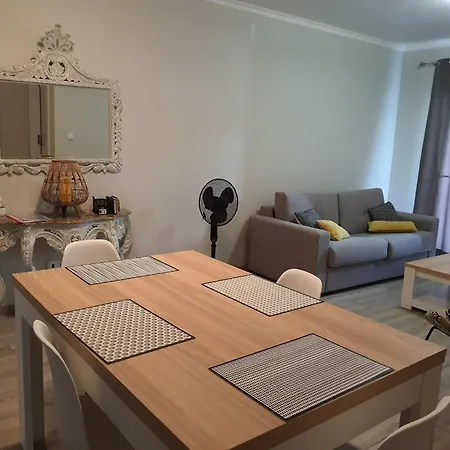 Comfortable In Ribeira Grande, 69 M², Garden