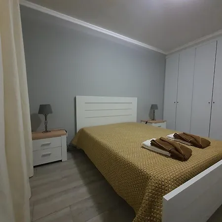 公寓 Comfortable In Ribeira Grande, 69 M², Garden 大里贝拉