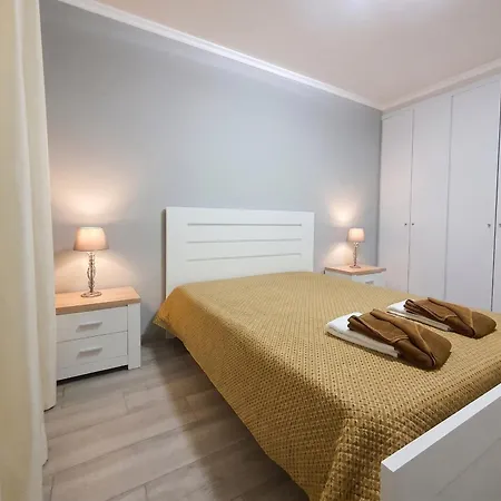 Apartment Comfortable In Ribeira Grande, 69 M², Garden