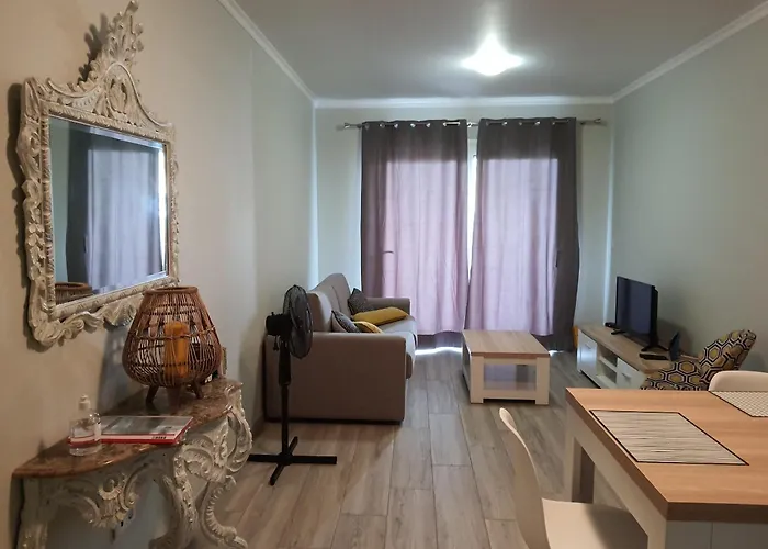 Comfortable In Ribeira Grande, 69 M², Garden Appartement