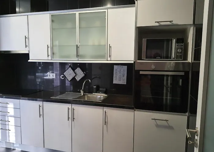 Comfortable In Ribeira Grande, 69 M², Garden *